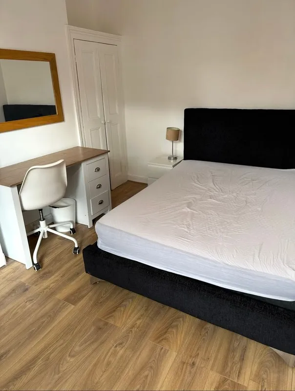 Manor Street NG2 4JP // 2 Spare Rooms Available Now - Thumbnail 8